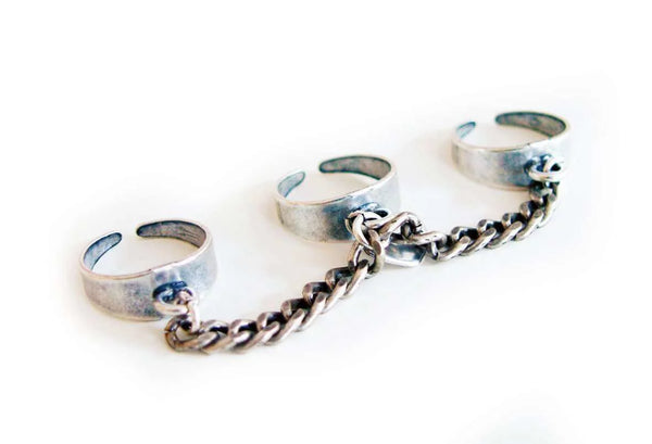 Triplet rings with silver chains - Maiden-Art