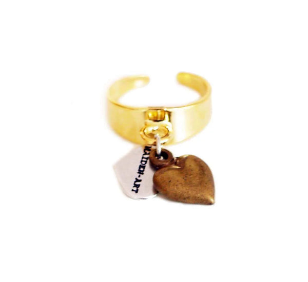 Statement ring in gold with bronze heart charm - Maiden-Art