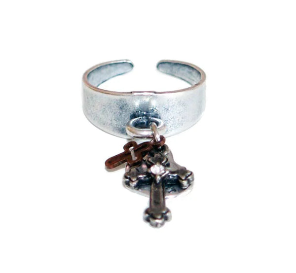 Statement ring in silver with silver cross charm. - Maiden-Art