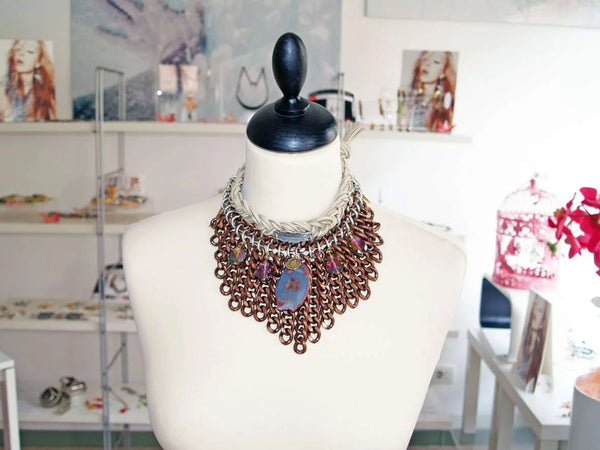 Statement choker with agate stone and greyge suede leather. - Maiden-Art